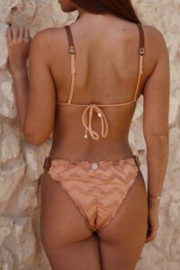 Zigzag brown one piece hover